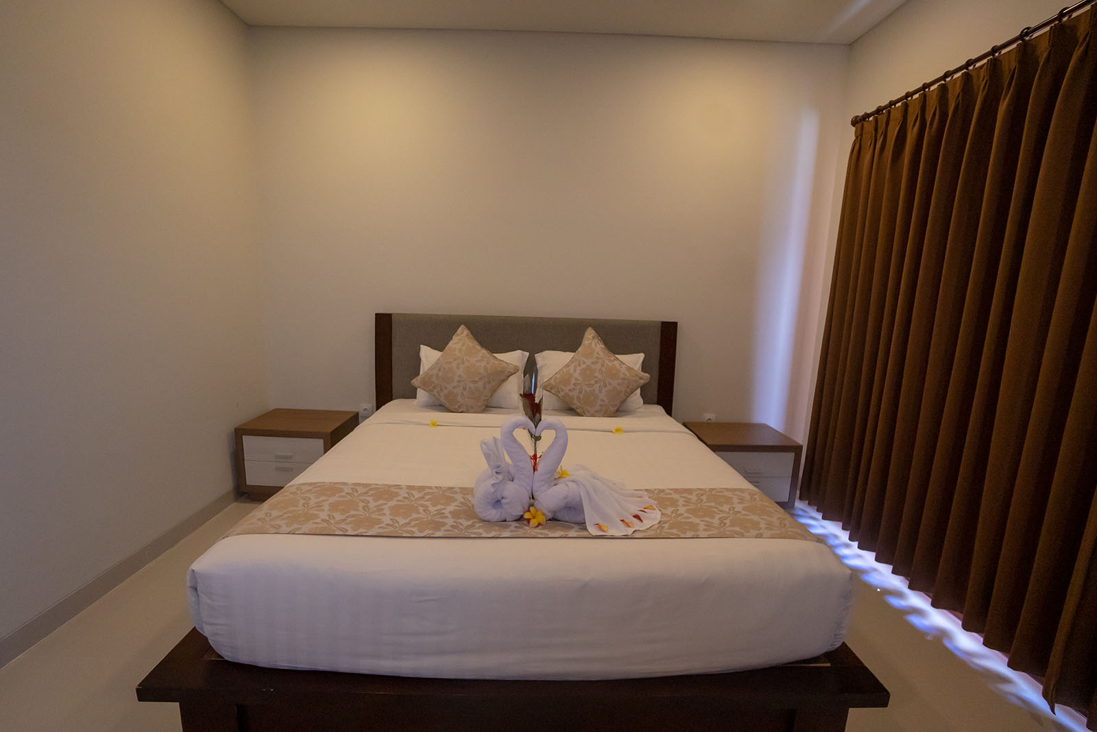 3 Kamar Tidur dengan Kolam Pribadi - 8